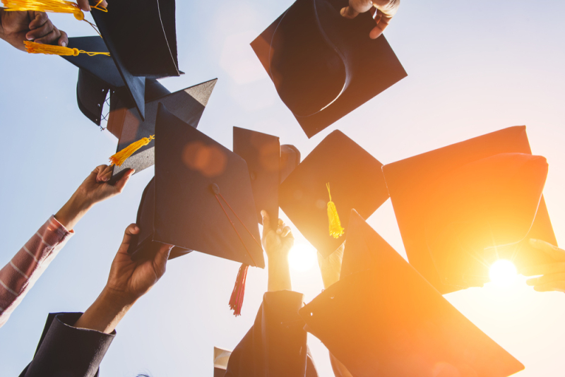 Dlaczego warto podjąć studia wyższe po szkole średniej?